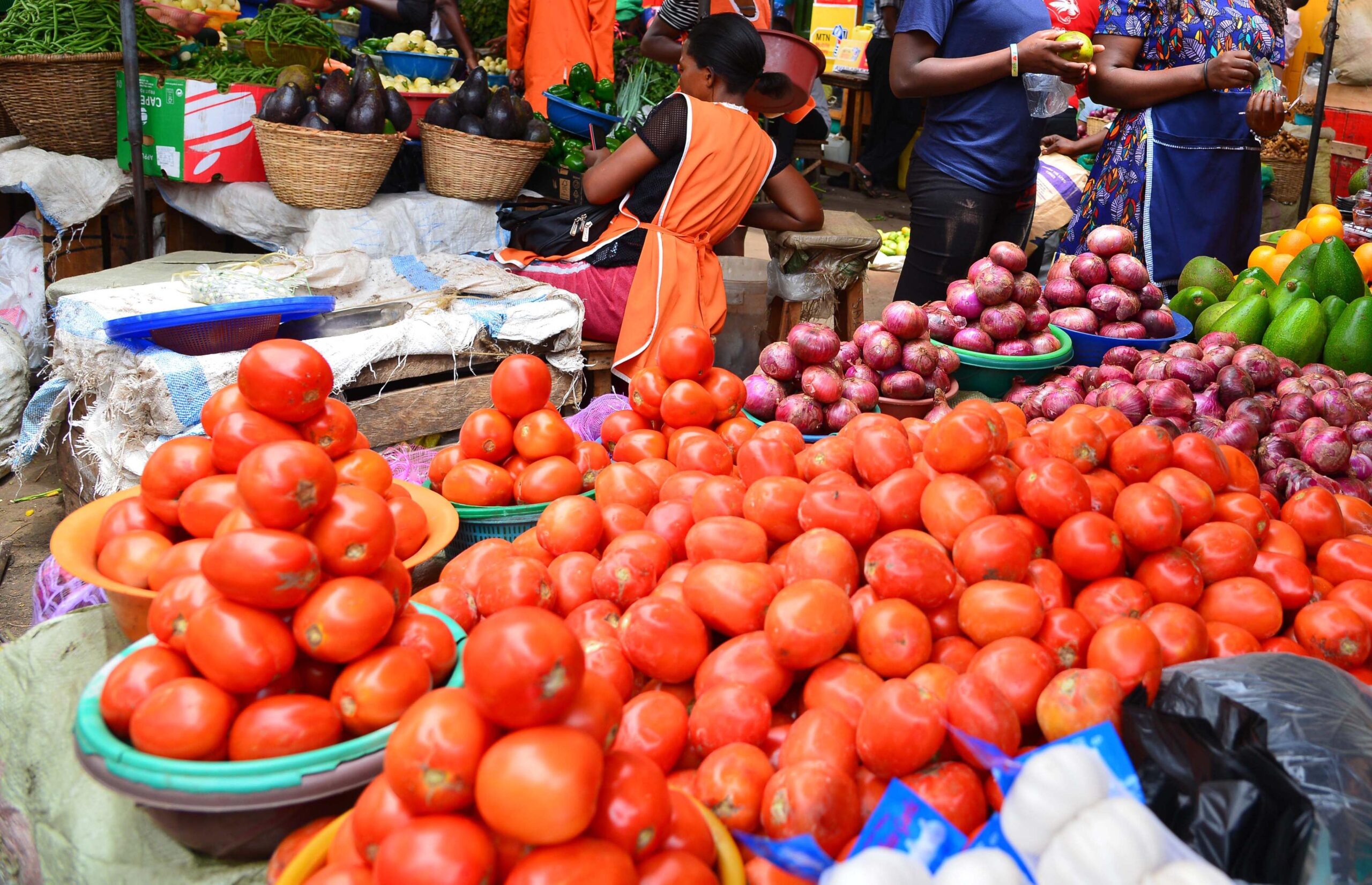 Exploring local markets is one of the most authentic ways to experience everyday life during Rwanda Cultural Tours. Markets are filled with colorful displays of fresh fruits, vegetables, spices, fabrics, handcrafted baskets, pottery, woven mats, jewelry, and traditional clothing.
