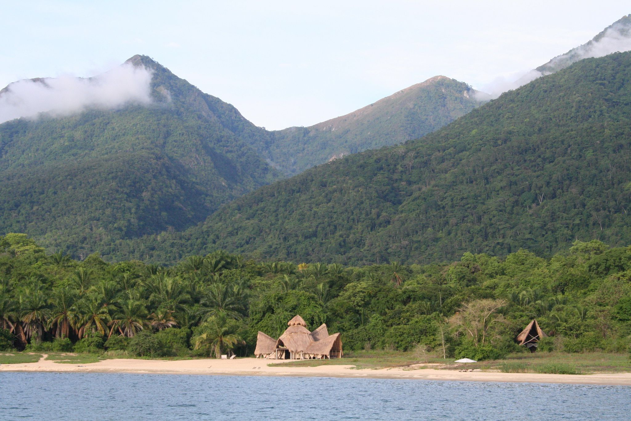 Mahale Mountains National Park is one of Tanzania’s top destinations for luxury and exclusive safaris. Because visitor numbers are intentionally kept low, accommodations in the park focus on personalized experiences, privacy, and eco-friendly luxury.