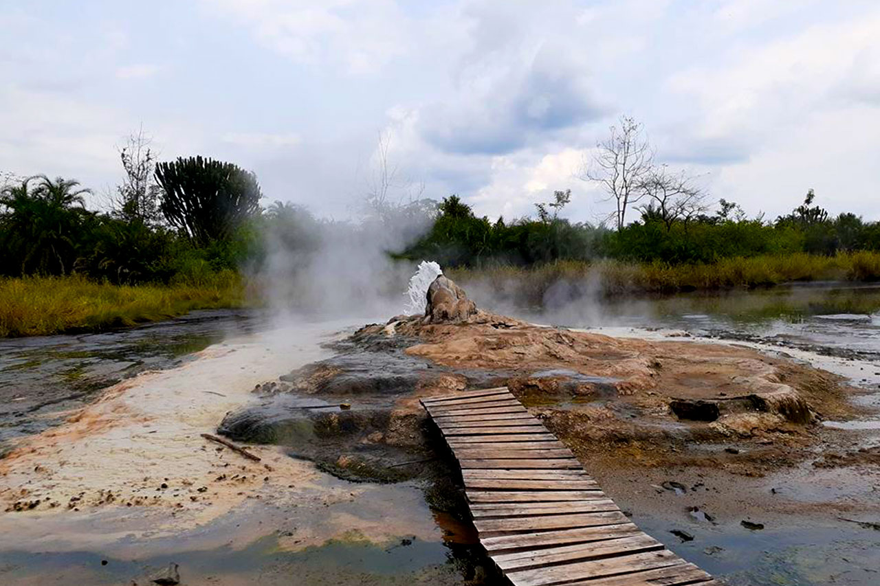 Visit to the Sempaya hot springs in Semuliki National Park
