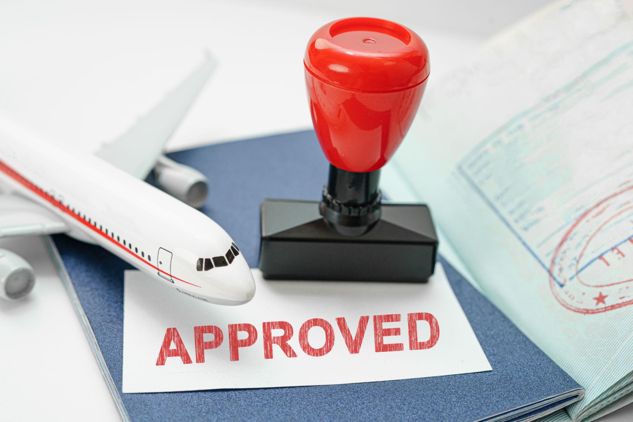 To obtain a Uganda Visa for French Citizens, applicants must meet Uganda's immigration requirements before departure. The application is submitted online, and supporting documents must be uploaded for review.
