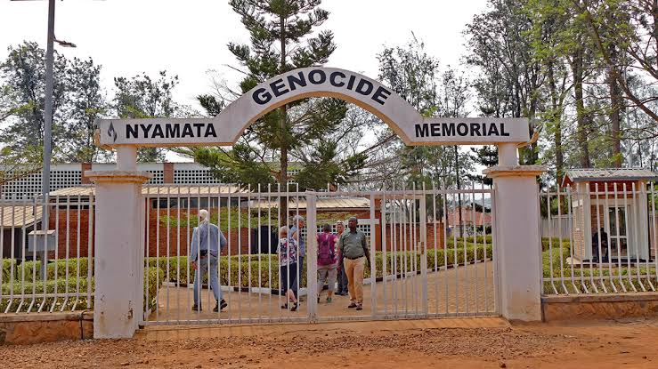 No Rwanda Cultural Tour is complete without exploring Kigali, one of Africa's cleanest and fastest-growing cities. Kigali offers a fascinating blend of history, art, cuisine, entrepreneurship, and modern African culture.
