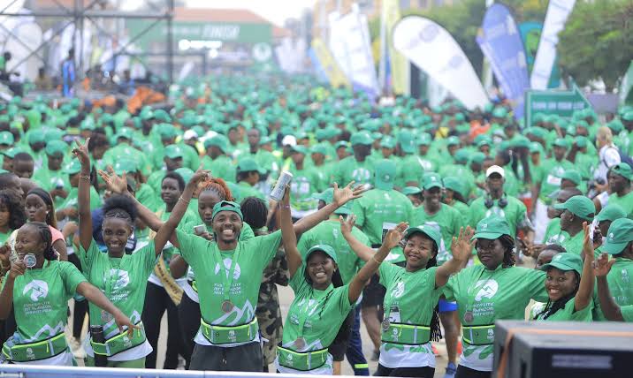Large group of runners participating in the Rwenzori Marathon